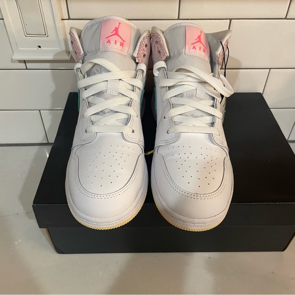 Air Jordan 1- Ice Cream - Picture 2 of 8
